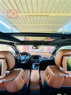 جیپ گراند شیرۆکی